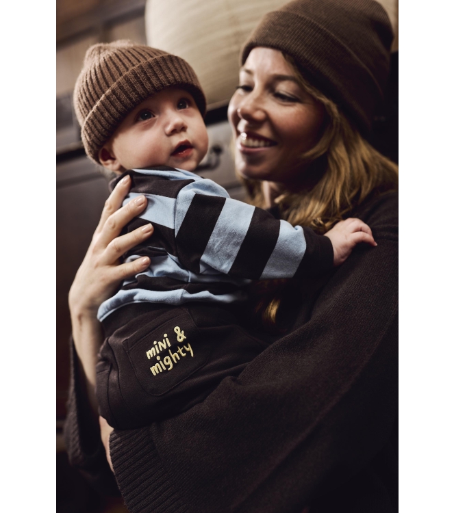 Z8-Newborn truien Chocolate plum Nikodem